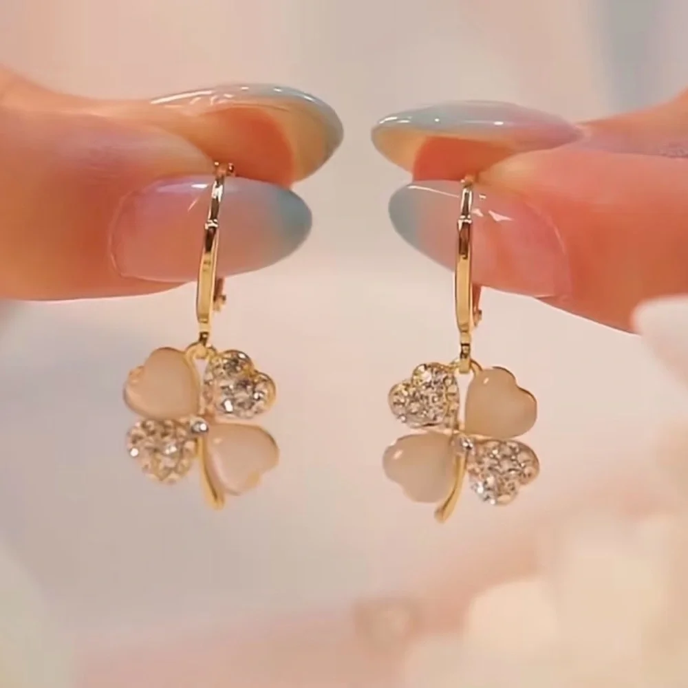 New Women's Rhinestones Four-leaf Clover Earrings Stud Small Fashion Jewelry